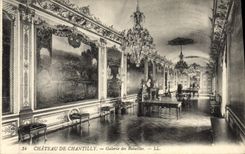 VINTAGE POSTCARD Castle of Chantilly Gallery of the Battles