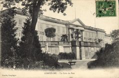 CPA Compiegne Un coin du parc