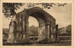 CPA Monument romain a Saint Remy de Provence Plateau des Antiquites