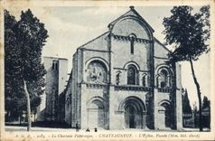 VINTAGE POSTCARD Chateauneuf the church Frontage