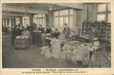 CPA Paris Ecole Universelle Le bureau de poste special Paris 100 A Ecole universelle
