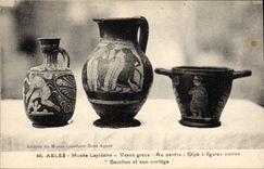 CPA Faience Faincerie Arles Musee lapidaire Vases grecs Olpe a figures noires Bacchus et son cortege