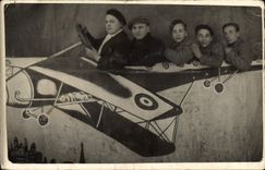 CPA Photographie Avion Femmes