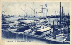 CPA Bateau de peche Cette Le vieux bassin pris du Mole