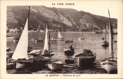 CPA Bateau de peche Menton Interieur du port 