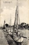 CPA Bateau de peche Pornic Au bord du quai