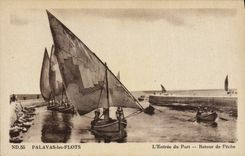 VINTAGE POSTCARD Boat of Palavas sin Floods the entry of the port Return of sin