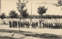 CPA Militaria Au camp le general passe l'inspection au camp