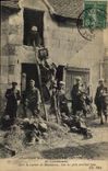 Maniobras del ejército de Militaria de la POSTAL de la VENDIMIA de el 1908 de centro con el descuartizamiento