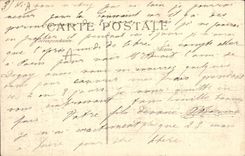 El ejército de Militaria de la POSTAL de la VENDIMIA maniobra el dirigible del zepelín de la artillería