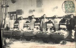 VINTAGE POSTCARD Militaria the day of the soldier Re-examined of detail