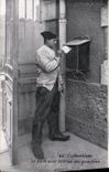 CPA Cuirassiers La boite aux lettres du quartier Militaria