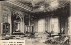 VINTAGE POSTCARD Paris Mint the big room of the museum