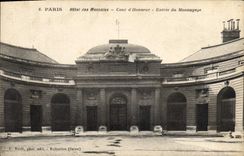 VINTAGE POSTCARD Paris Mint Main courtyard Entered of coining