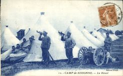CPA Militaria Camp de Sissonne Le reveil 