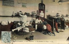 VINTAGE POSTCARD Militaria a barrack room While waiting for soup
