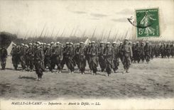 VINTAGE POSTCARD Militaria Mailly the Camp Infantry Before procession