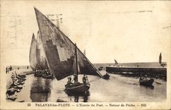 CPA Bateau de peche Palavas les Flots l'entree du port