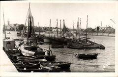 CPM Bateau de peche Port des Sables D'Olonne 