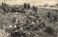 POSTAL Militaria de la VENDIMIA la infantería en operaciones que una esquina del gran para mientras que espera el jugo