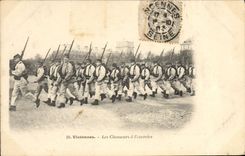CPA Militaria Vincennes Les chasseurs a l'exercice