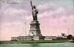 VINTAGE POSTCARD Statue of Freedom Rules Liberty New York Harbor off