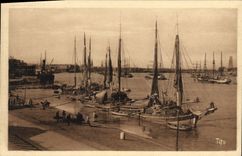 CPA Bateau de peche Bordeaux La rade