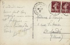 El barco de la POSTAL de la VENDIMIA del pecado Sables d'Olonne llegó de los sardinieres delante de la tienda de los pescados