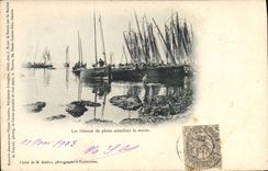 VINTAGE POSTCARD Boats of sin awaiting the tide