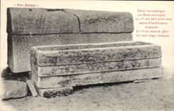CPA Deux sarcophages 