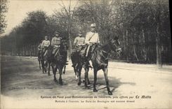 VINTAGE POSTCARD Militaria Epreuve basic for recognitions of cavalry the Morning Arrived at the dawn the Bois de Boulogne is still deserted Paris