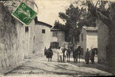 VINTAGE POSTCARD Militaria Camp of Carpiagne the guardroom