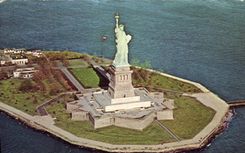 CPM Statue de la liberte Statue of Liberty New York Liberty Island 