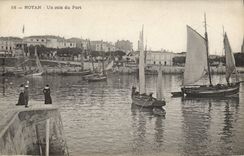 VINTAGE POSTCARD Vessel Royan Fishing a corner of the port