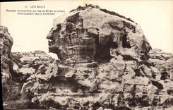 CPA Les Baux Rocher monolithique ou les Pretres druides immolaient leurs victimes