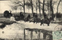 CPA Fantaisie Militaria L'artillerie montee et les obstacles Passage d'un gue