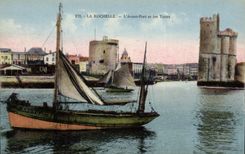 VINTAGE POSTCARD Vessel La Rochelle Fishing before port and turns