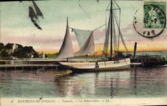 Alrededores del barco pesquero de la POSTAL de la VENDIMIA de Toulon Tamaris el muelle de descarga