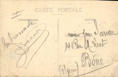 La fantasía de Militaria de la POSTAL de la VENDIMIA la artillería y los obstáculos montados salió del hoyo