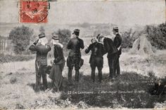 CPA Fantaisie Militaria L'etat major consultant la carte 