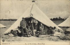 CPA Fantaisie Militaria la vie au camp sous la tente