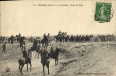 CPA Fantaisie Militaria L'artillerie montee et les obstacles Sortie du fosse