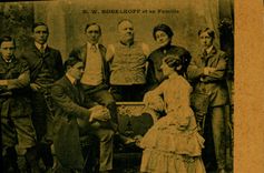 CPA NW Kobelkoff et sa famille ne sans bras ni jambes a Wossnessensk Russie Russia 