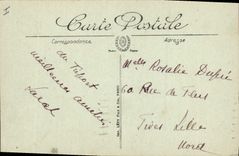 El barco de la POSTAL de la VENDIMIA pesca Treport el flotilla de los pecadores y la entrada del puerto