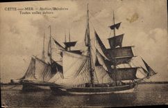 VINTAGE POSTCARD Bateau Fishes This on Sea All sails outside