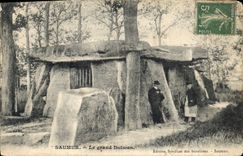 CPA Menhir Dolmen Saumur Le grand dolmen