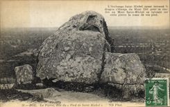CPA Menhir Dolmen Dol La pierre dite du Pied de Saint Michel 
