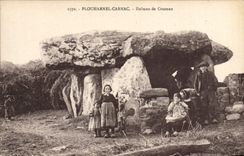 CPA Dolmen Menhir Plouharnel Carnac Dolmen de Cruenno Enfants Folklore 