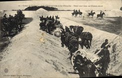 CPA Militaria Camp du Chalons L'artillerie montee et les obstacles Demi tour dans un chemin etroit