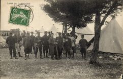 CPA Militaria Camp de Carpiagne Distribution de vivres